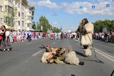 What surprised the foreign participants of the Folkloriada when they first came to Russia? 